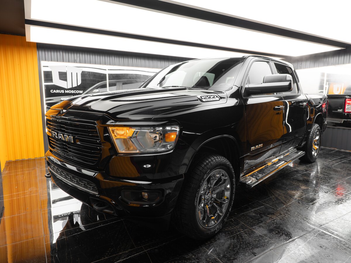 Купить б/у Ram 1500 V Crew Cab eTorque 5.7 AT (395 л.с.) 4WD бензин ...