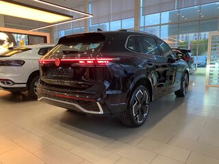 2024 Volkswagen Tiguan L Pro III (China Market), чёрный, 5250000 рублей, вид 5