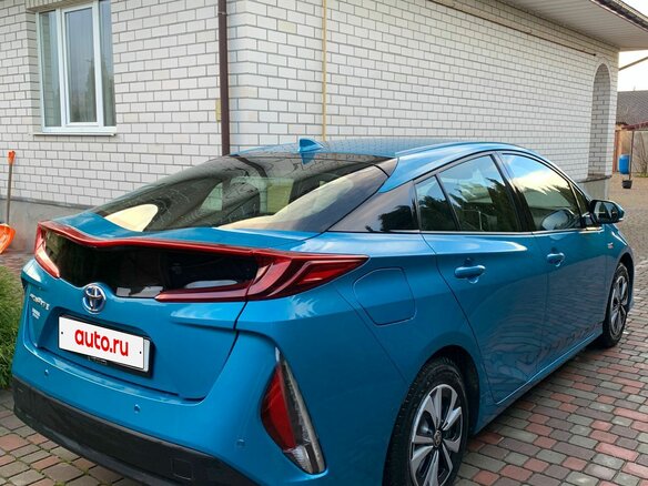 2018 Toyota Prius PHV ZVW52 Prime IV (XW50), голубой, 1960000 рублей - вид 2