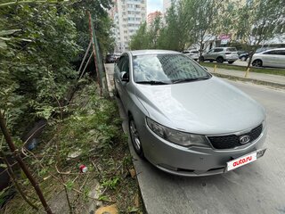 2011 Kia Cerato 6-speed II, серебристый, 680000 рублей, вид 1