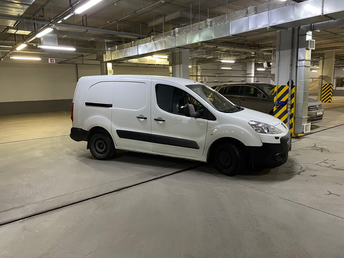 Peugeot partner белый