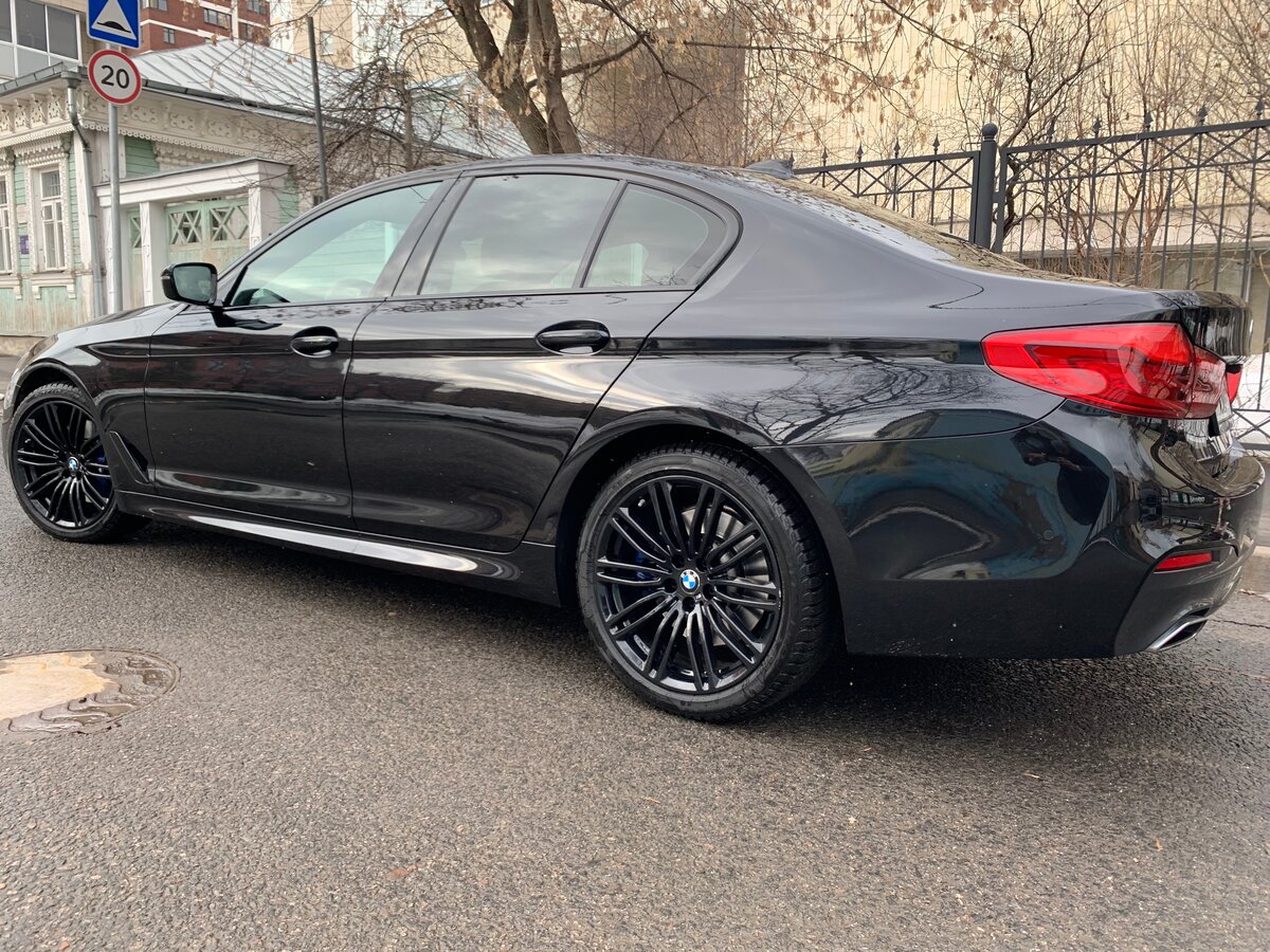 Черная бмв g30