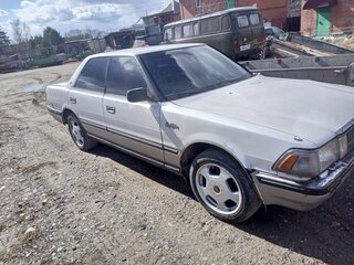 1990 Toyota Crown VIII (S130), белый, 300000 рублей, вид 1