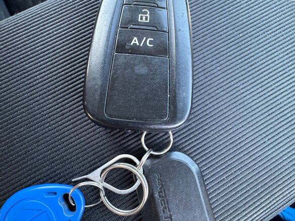 2017 Toyota Prius PHV ZVW52 IV (XW50), синий, 2200000 рублей - вид 26