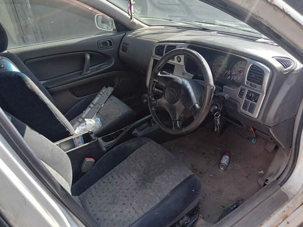 Купить б/у Nissan Avenir II (W11) 2.0 AT (140 л.с.) 4WD бензин автомат ...