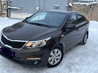 2015 Kia Rio III Рестайлинг, коричневый, 690000 рублей, вид 1