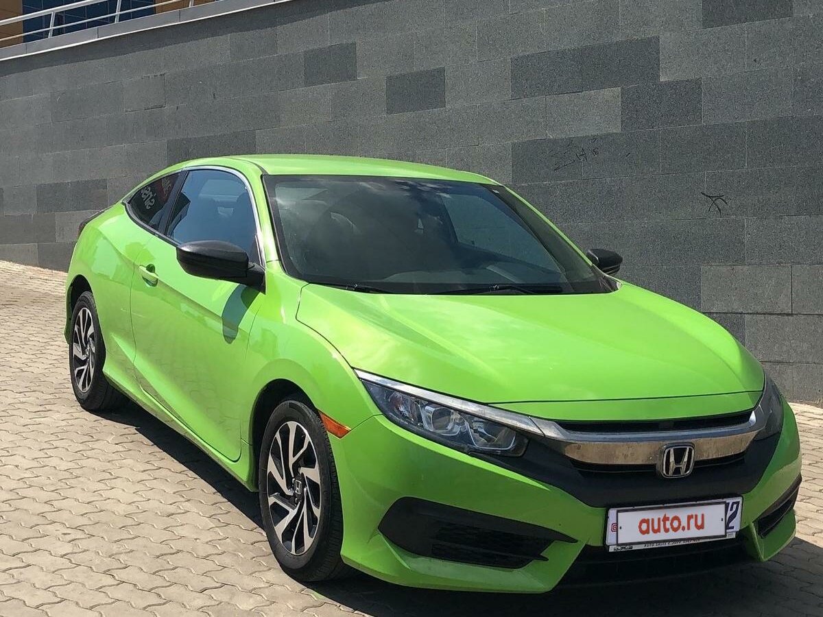 Honda Civic 10 зеленая