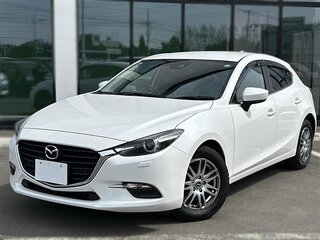 2017 Mazda Axela III Рестайлинг, белый, 1150001 рублей, вид 1