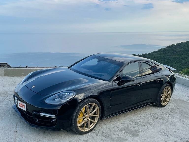 Porsche Panamera 2 400 000