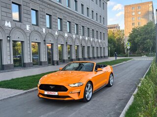2017 Ford Mustang VI, жёлтый, 2899999 рублей, вид 3