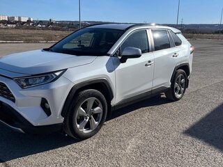 2020 Toyota RAV4 V (XA50), белый, 3200000 рублей, вид 1