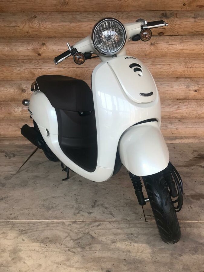 Honda giorno af 77