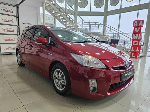 2011 Toyota Prius III (XW30), красный, 999000 рублей - вид 4