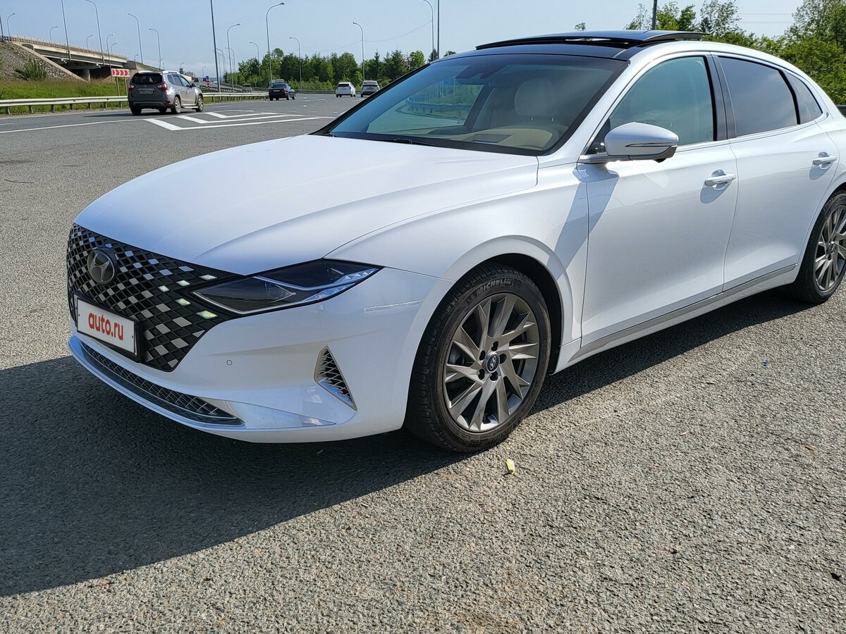 Купить б/у Hyundai Grandeur VI Рестайлинг 2.4hyb AT (200 л.с.) гибрид ...