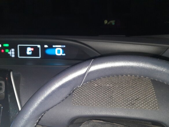 2016 Toyota Prius IV (XW50), серый, 1600000 рублей - вид 10