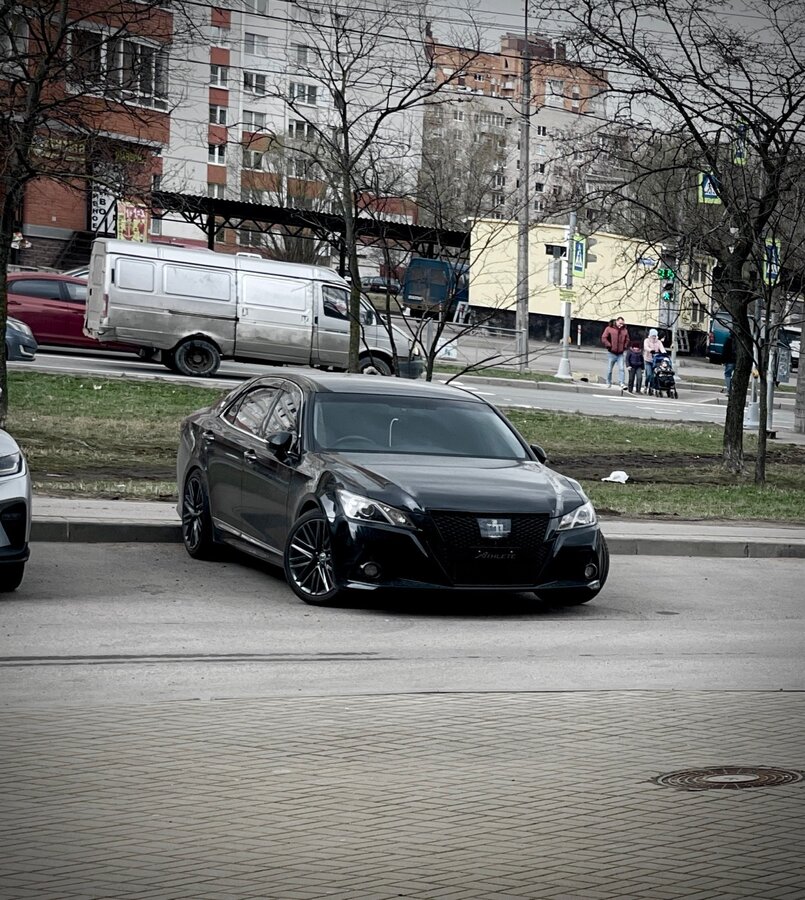 Toyota Crown s210 athlete Black Style