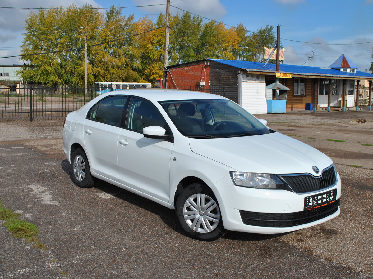 Skoda Рапид 2017 белый
