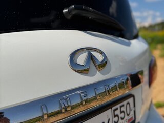 2010 Infiniti QX56 II, белый, 1690000 рублей, вид 1