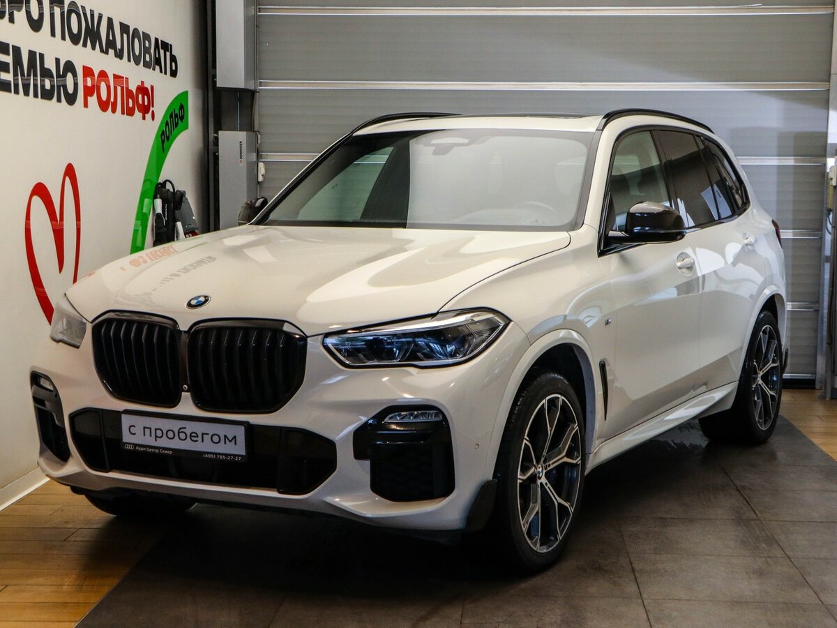 Новый БМВ Х5 вид сбоку