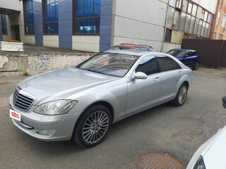 2005 Mercedes-Benz S-Класс 500 Long V (W221), серебристый, 1000000 рублей, вид 1