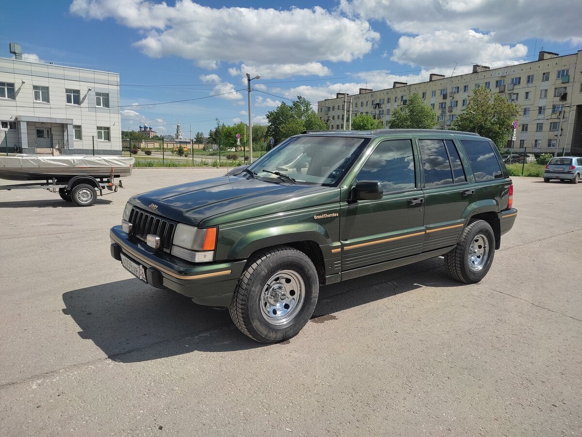 Купить б/у Jeep Grand Cherokee I (ZJ) 5.2 AT (215 л.с.) 4WD бензин ...