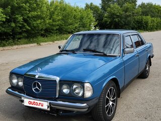1977 Mercedes-Benz W123 240, голубой, 390000 рублей, вид 1