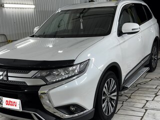 2019 Mitsubishi Outlander III Рестайлинг 3, белый, 2550000 рублей, вид 1