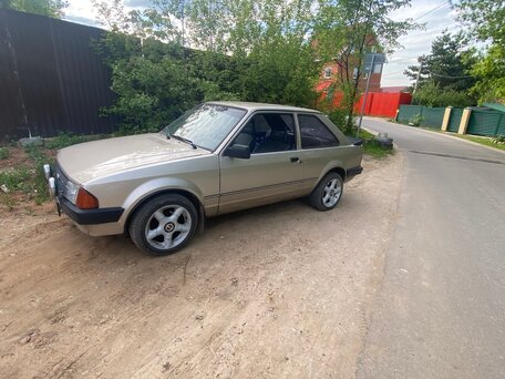 Ford Escort 1983