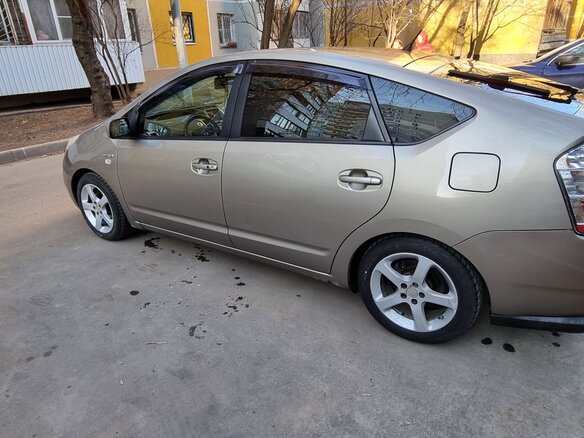2008 Toyota Prius II Рестайлинг (XW20), золотистый, 850000 рублей - вид 2