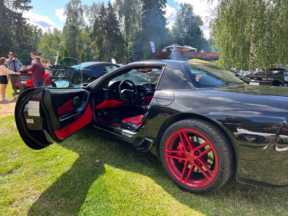 2001 Chevrolet Corvette C5, чёрный - вид 3