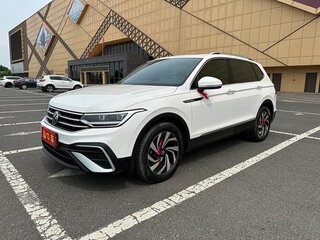 2022 Volkswagen Tiguan L II Рестайлинг (China Market), белый, 2490000 рублей, вид 1