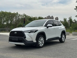 2022 Toyota Corolla Cross I, белый, 2150777 рублей, вид 1
