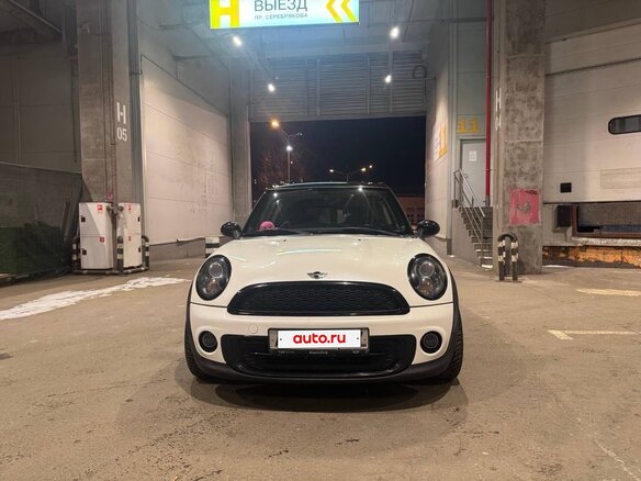 2013 Mini Clubman Cooper I Рестайлинг, белый - вид 1