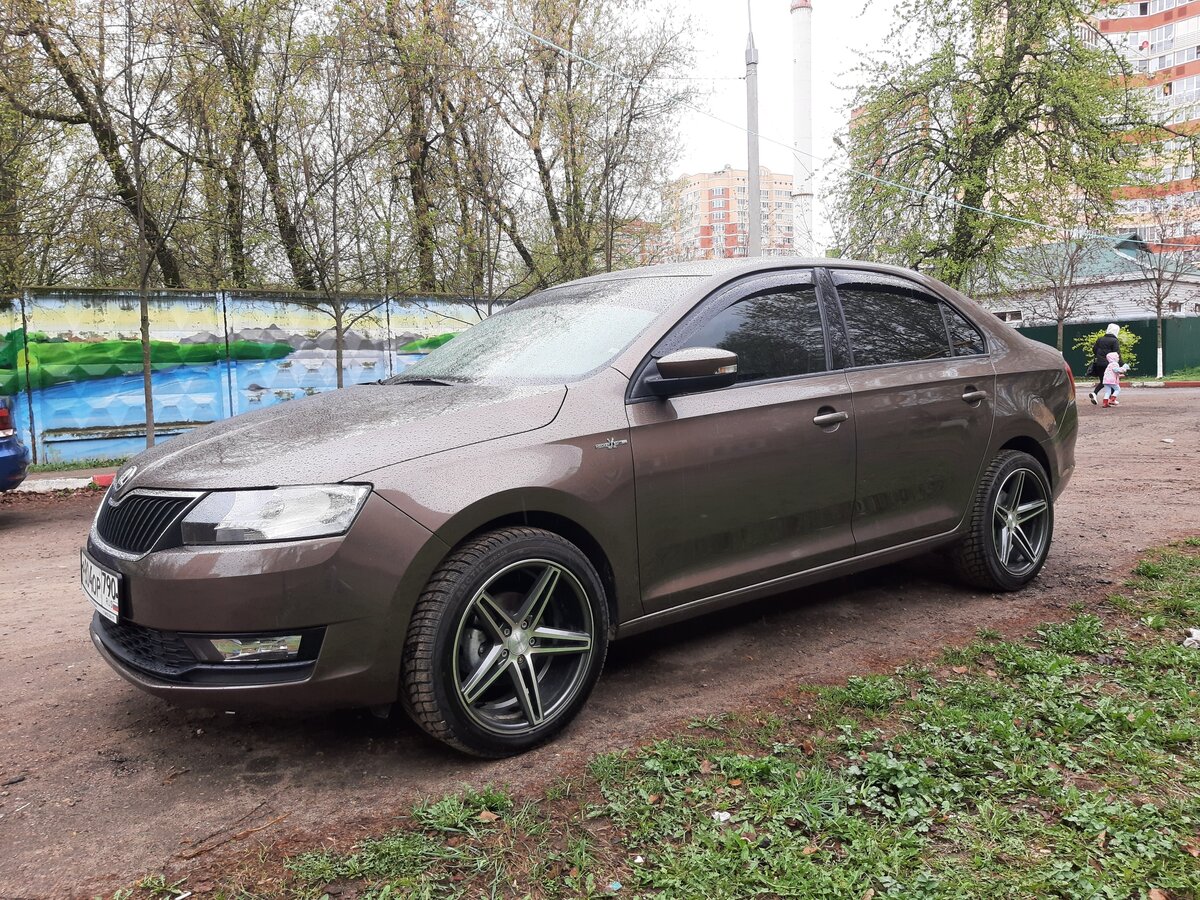 Купить б/у Skoda Rapid I Рестайлинг 1.6 MT (90 л.с.) бензин механика в ...