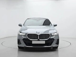 2025 BMW 5 серии 520i VIII (G60/G61/G68), серый, 5990000 рублей, вид 1