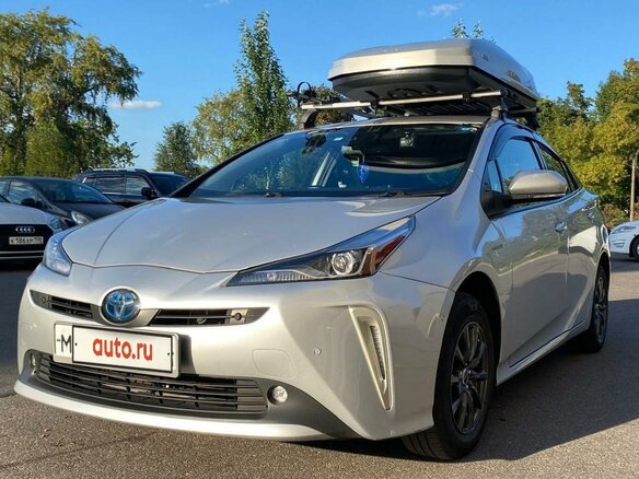 2020 Toyota Prius IV Рестайлинг (XW50), серый, 2370000 рублей - вид 1