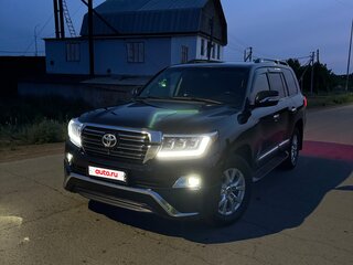 2015 Toyota Land Cruiser 200 Series Рестайлинг 1, чёрный, 3700000 рублей, вид 1