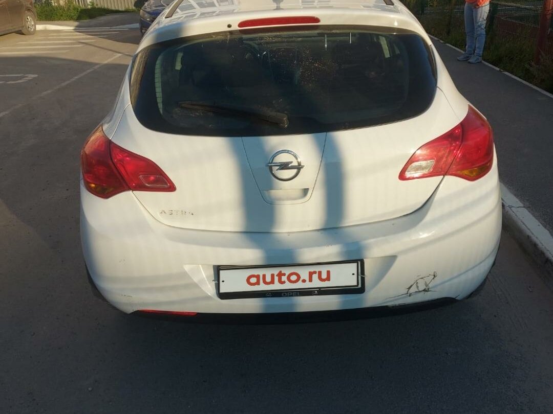 Купить б/у Opel Astra J 1.6 AT (115 л.с.) бензин автомат в Сургуте ...