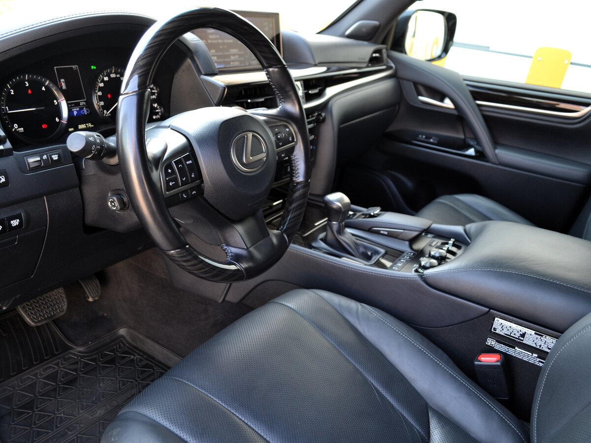 LEXUS LX - фото 8