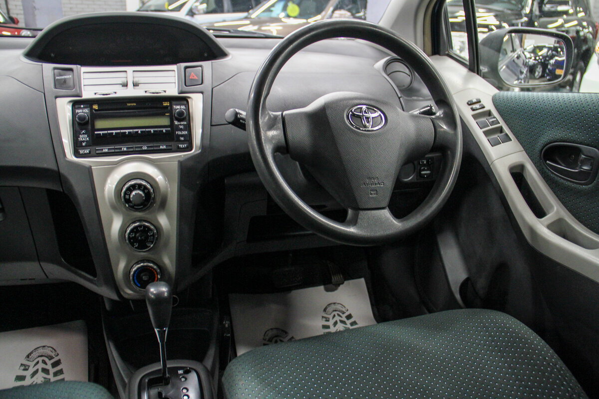 2005 Toyota Vitz II (XP90), синий - вид 6