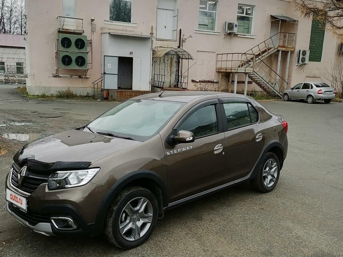 Купить б/у Renault Logan II Рестайлинг Stepway 1.6 MT (113 л.с.) бензин ...