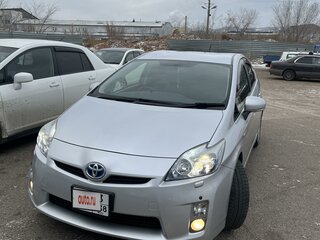 2011 Toyota Prius III Рестайлинг (XW30), серый, 1300000 рублей, вид 1