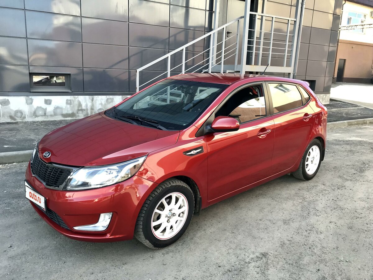 Kia Rio 2013 красный