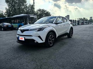 2021 Toyota C-HR I Рестайлинг, белый, 1642007 рублей, вид 1