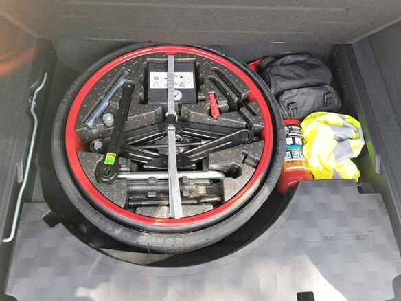 2020 Porsche Cayenne III, чёрный - вид 18