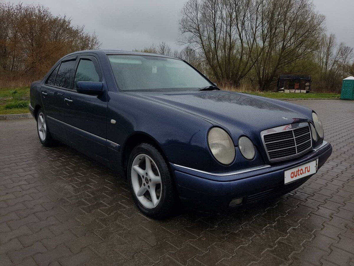 Синий мерседес 210