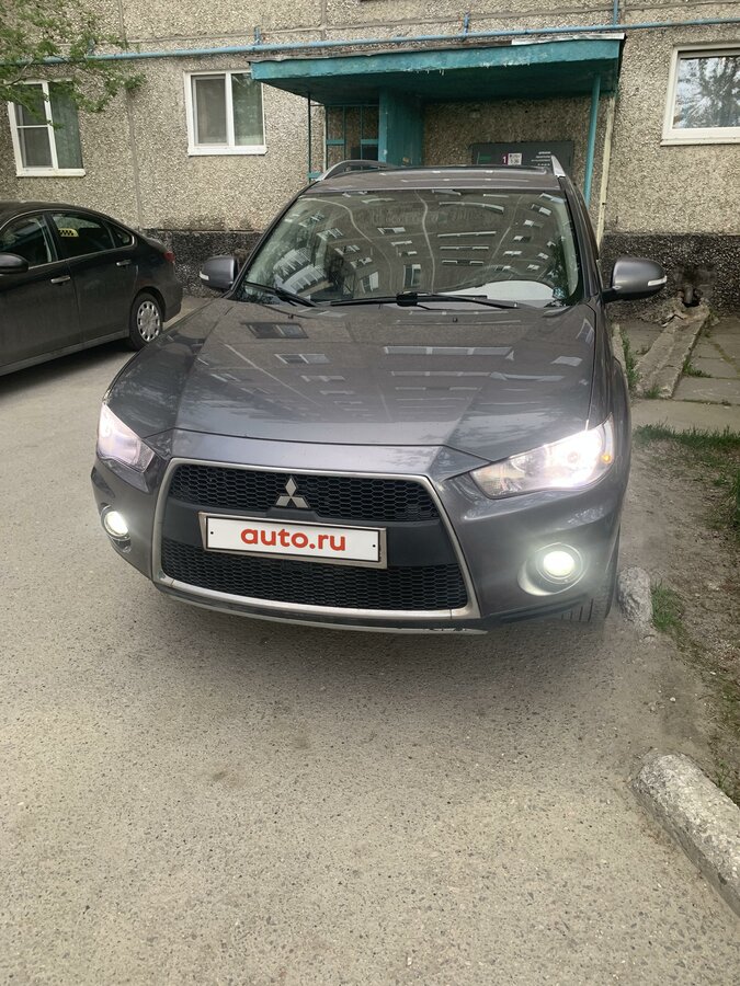 Мицубиси аутлендер в мурманске