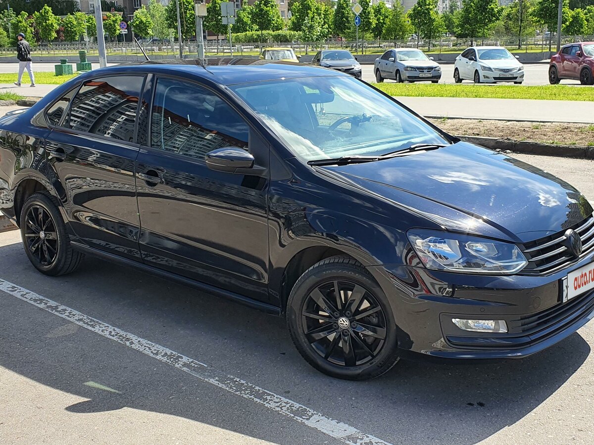 Volkswagen Polo 2016 черный