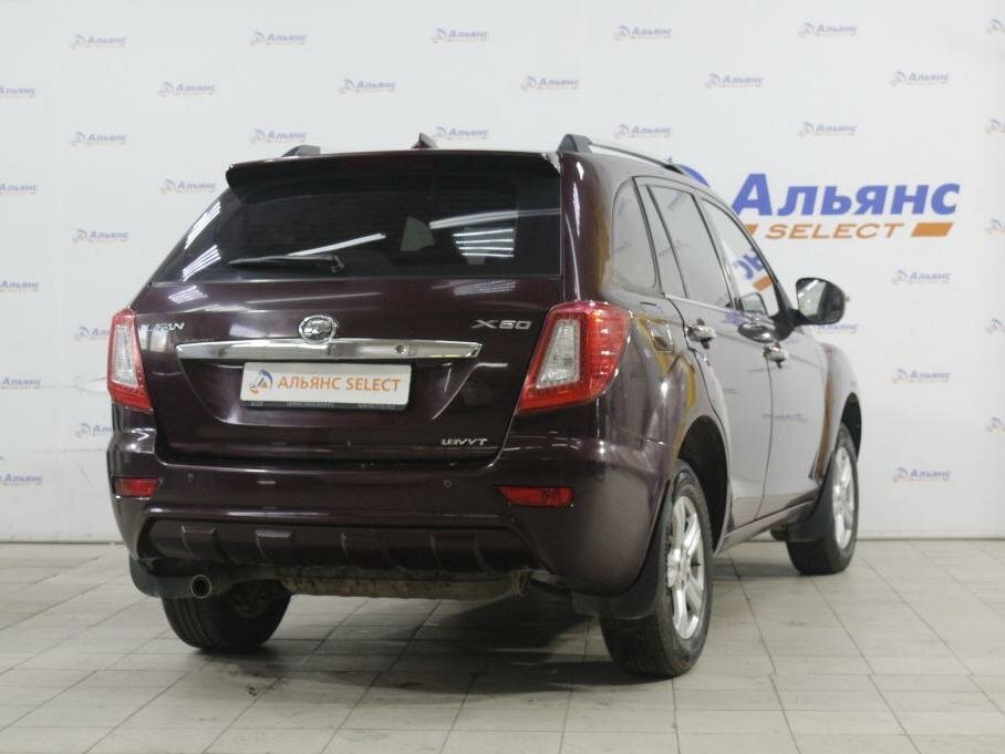 Красный лифан х60