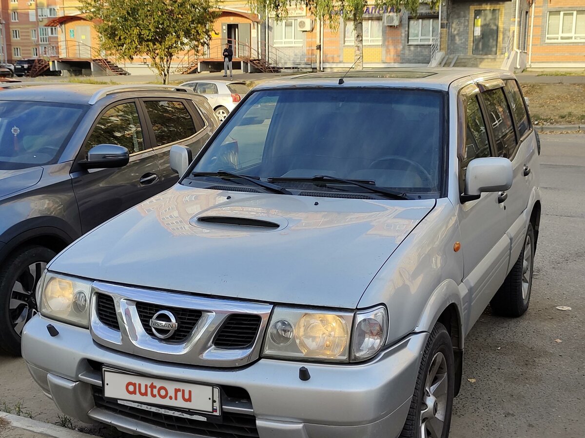 Купить б/у Nissan Terrano II Рестайлинг 2 2.4 MT (118 л.с.) 4WD бензин ...